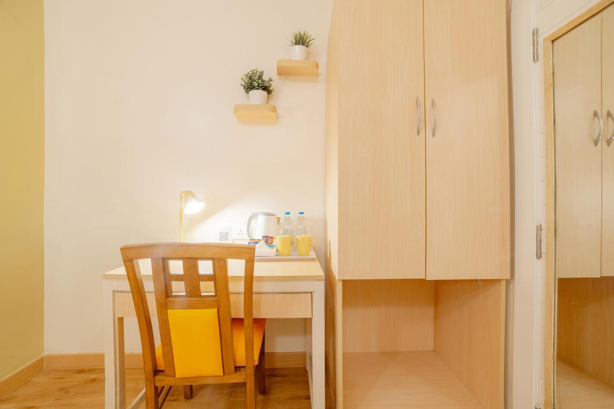 Bloom Hotel - Cr Park New Delhi Room photo